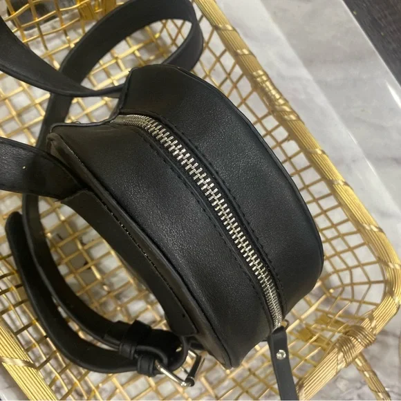 Snakeskin Pattern Round Belt Bag - Picture 5 of 5